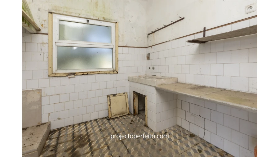 Armazém para Venda em São Miguel do Souto e Mosteirô Foto 10