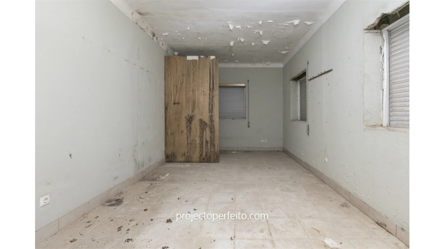 Armazém para Venda em São Miguel do Souto e Mosteirô Foto 9