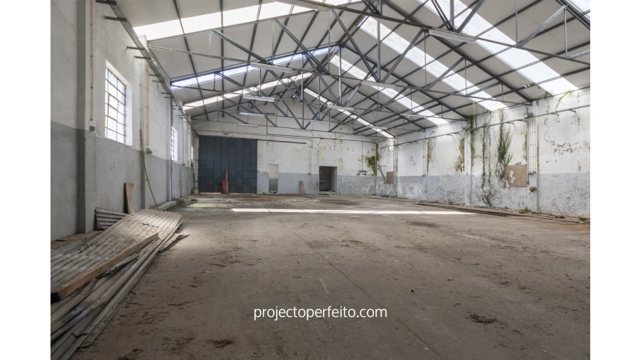 Armazém para Venda em São Miguel do Souto e Mosteirô Foto 6