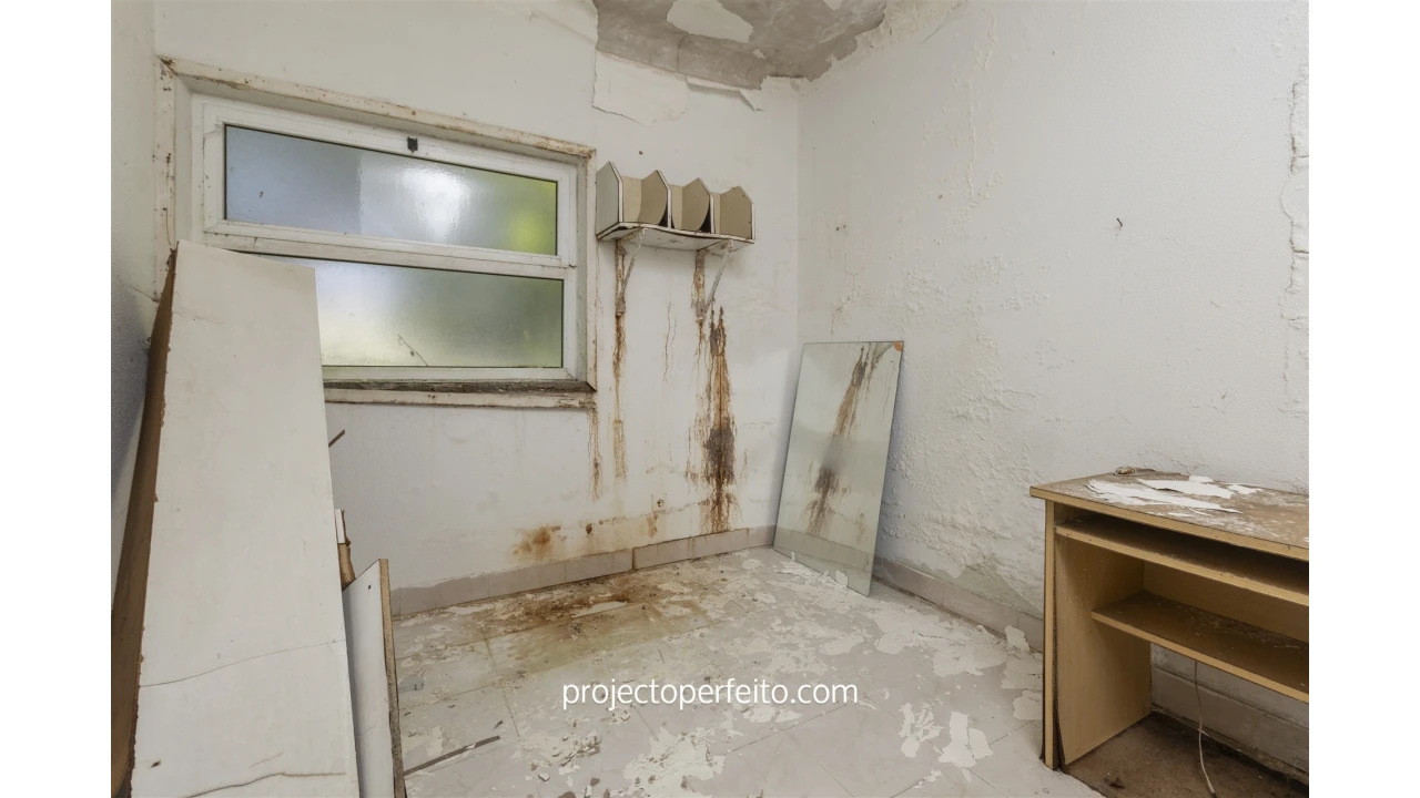 Armazém para Venda em São Miguel do Souto e Mosteirô Foto 11