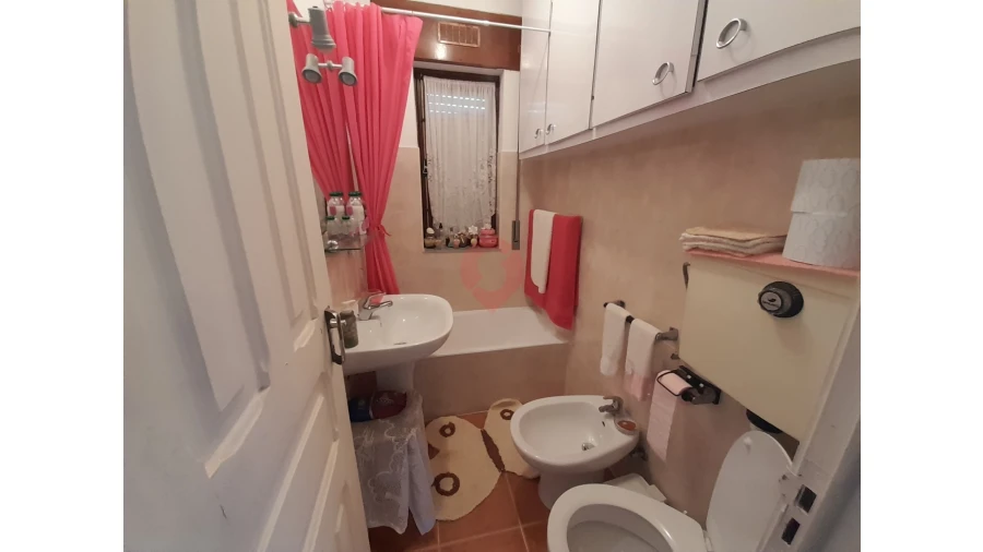 Moradia T4 para Venda em Riba de Mouro Foto 12