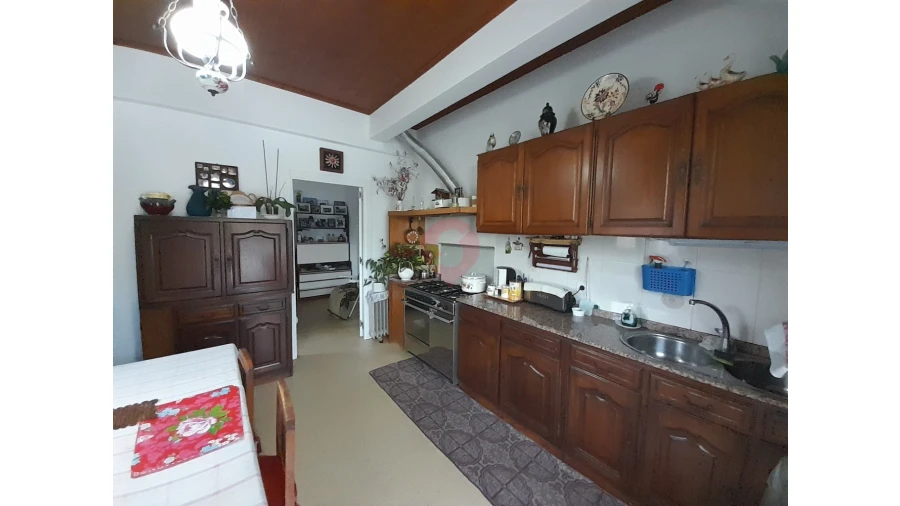 Moradia T4 para Venda em Riba de Mouro Foto 3