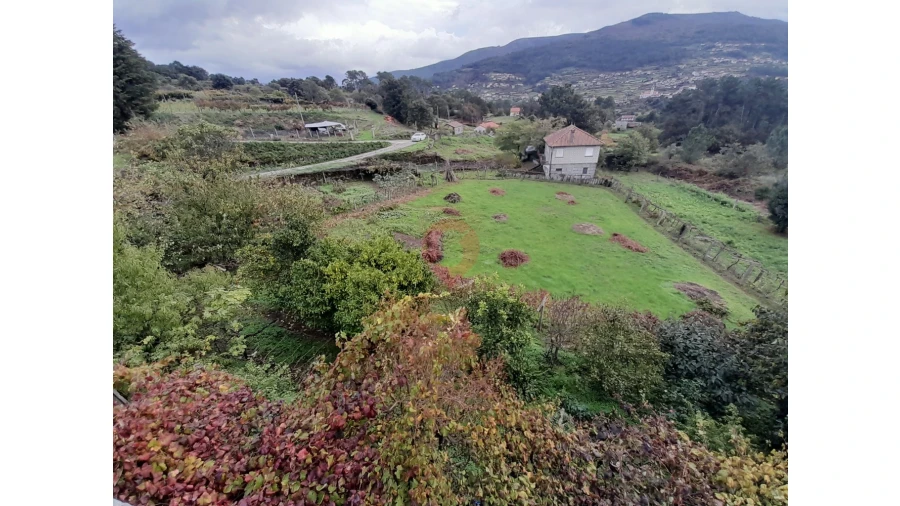 Moradia T4 para Venda em Riba de Mouro Foto 16