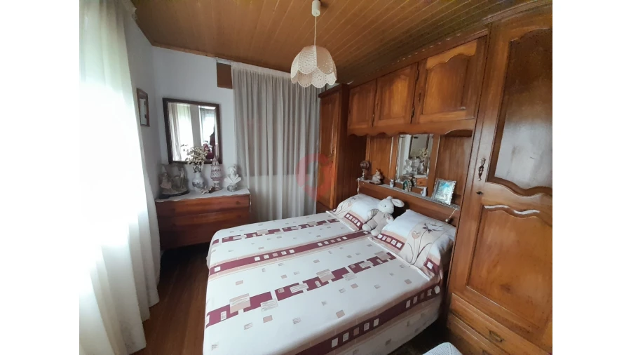 Moradia T4 para Venda em Riba de Mouro Foto 11