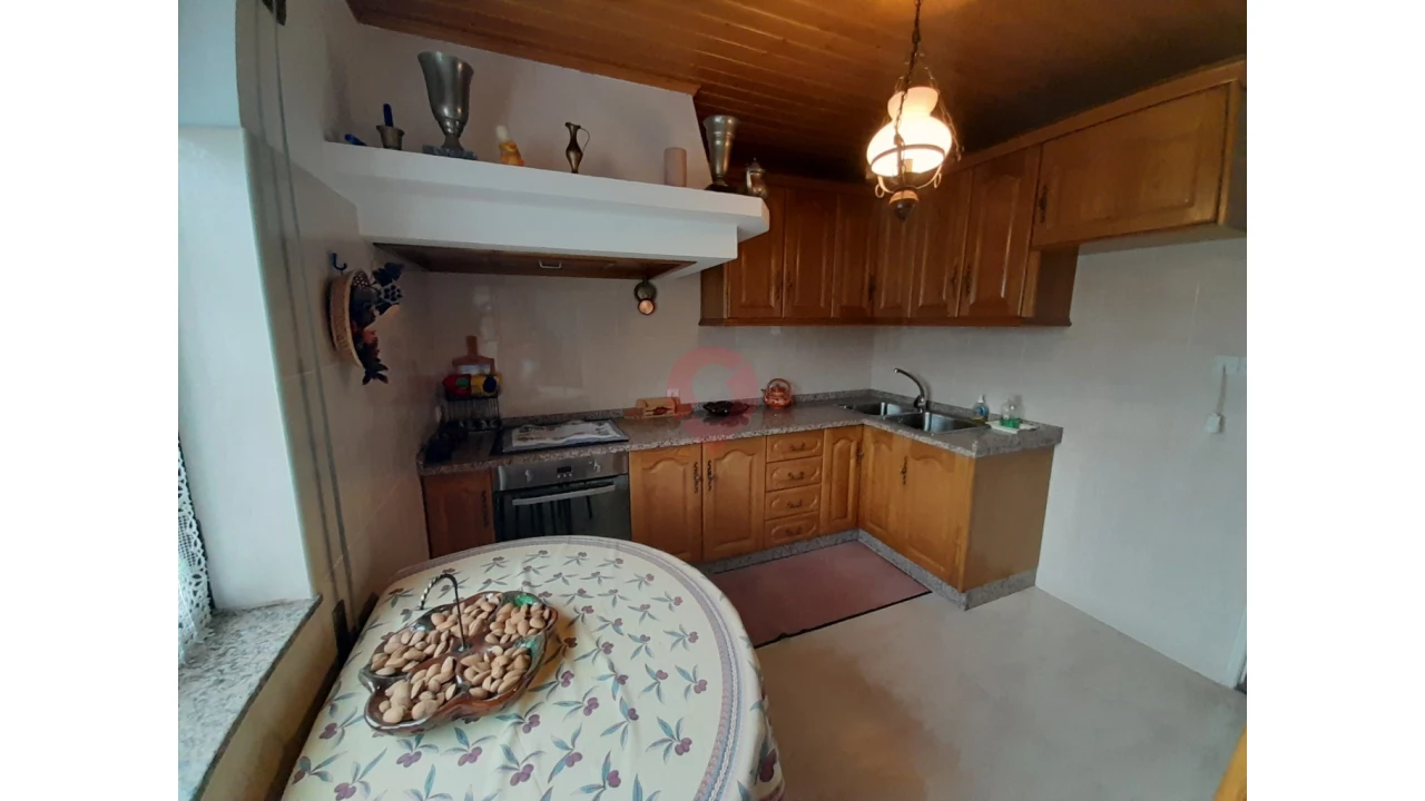 Moradia T4 para Venda em Riba de Mouro Foto 6