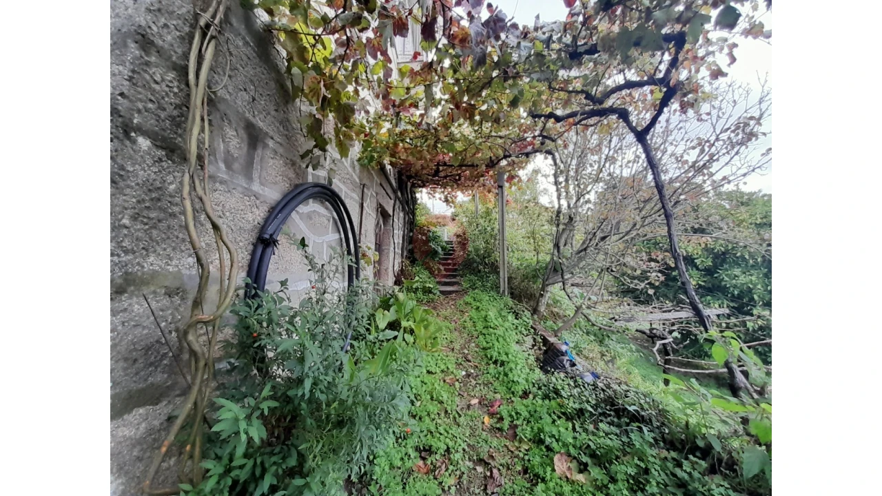 Moradia T4 para Venda em Riba de Mouro Foto 15