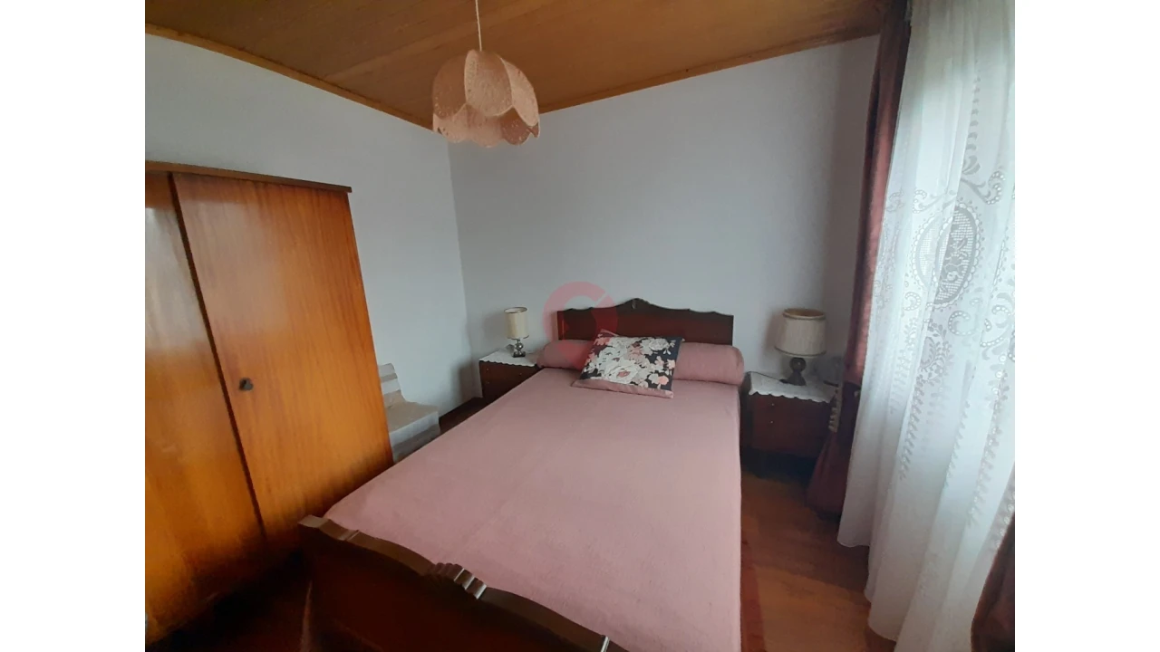 Moradia T4 para Venda em Riba de Mouro Foto 10