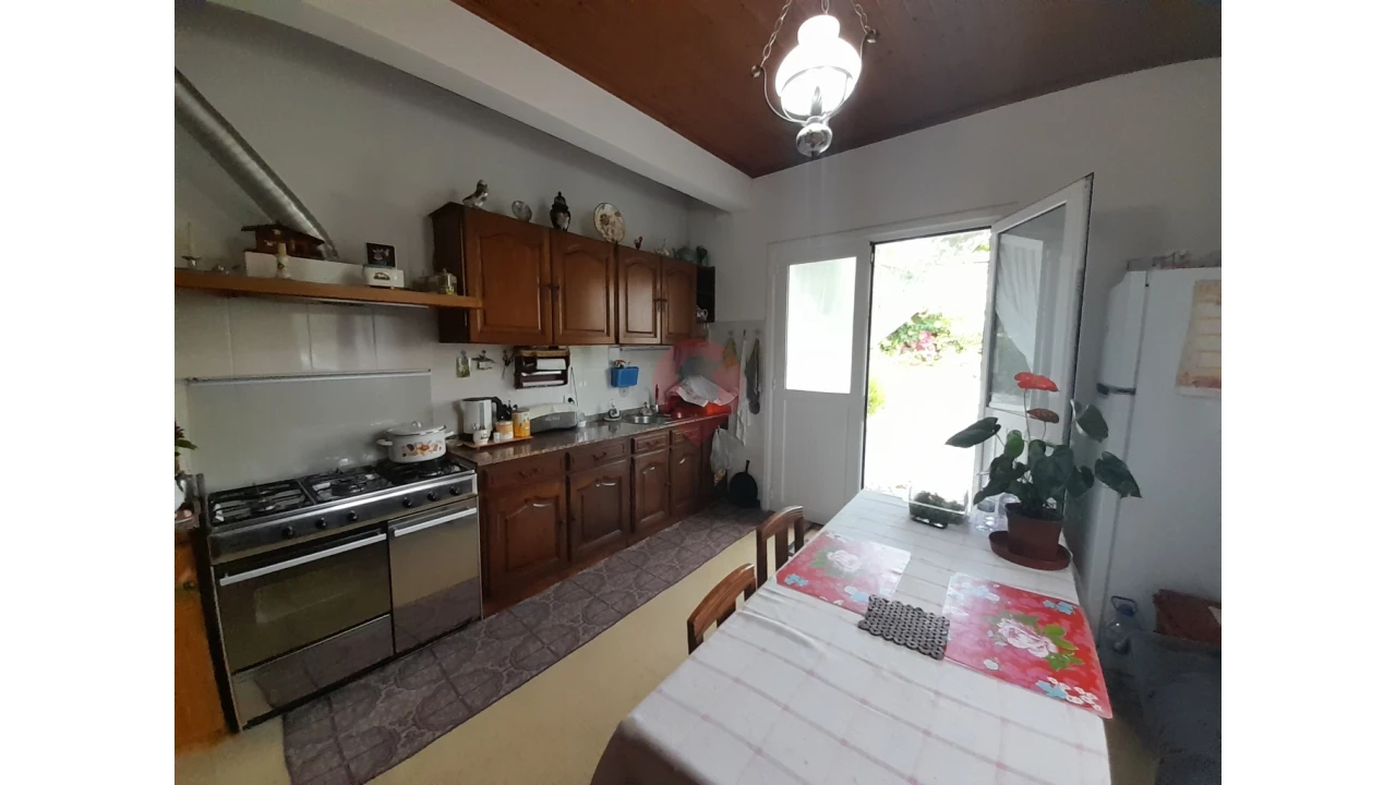 Moradia T4 para Venda em Riba de Mouro Foto 2