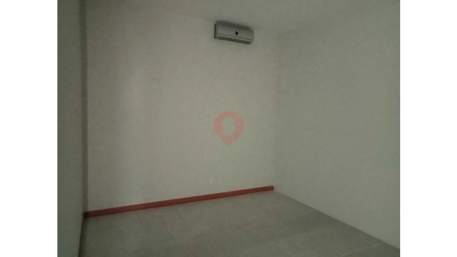 Loja para Venda em Vila e Roussas Foto 4