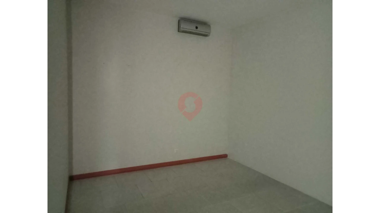 Loja para Venda em Vila e Roussas Foto 4