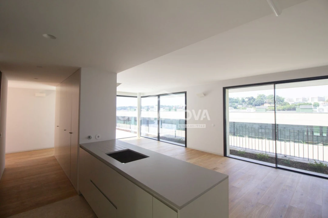 Apartamento T2 para Venda em Arcozelo Foto 3