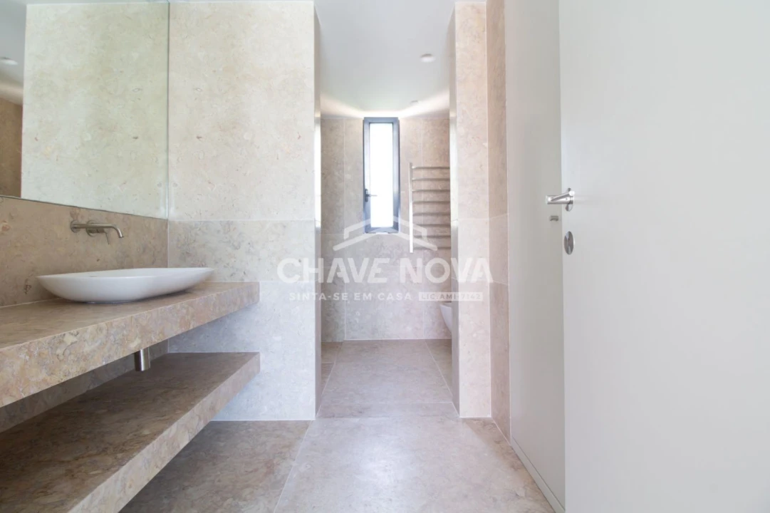Apartamento T2 para Venda em Arcozelo Foto 13