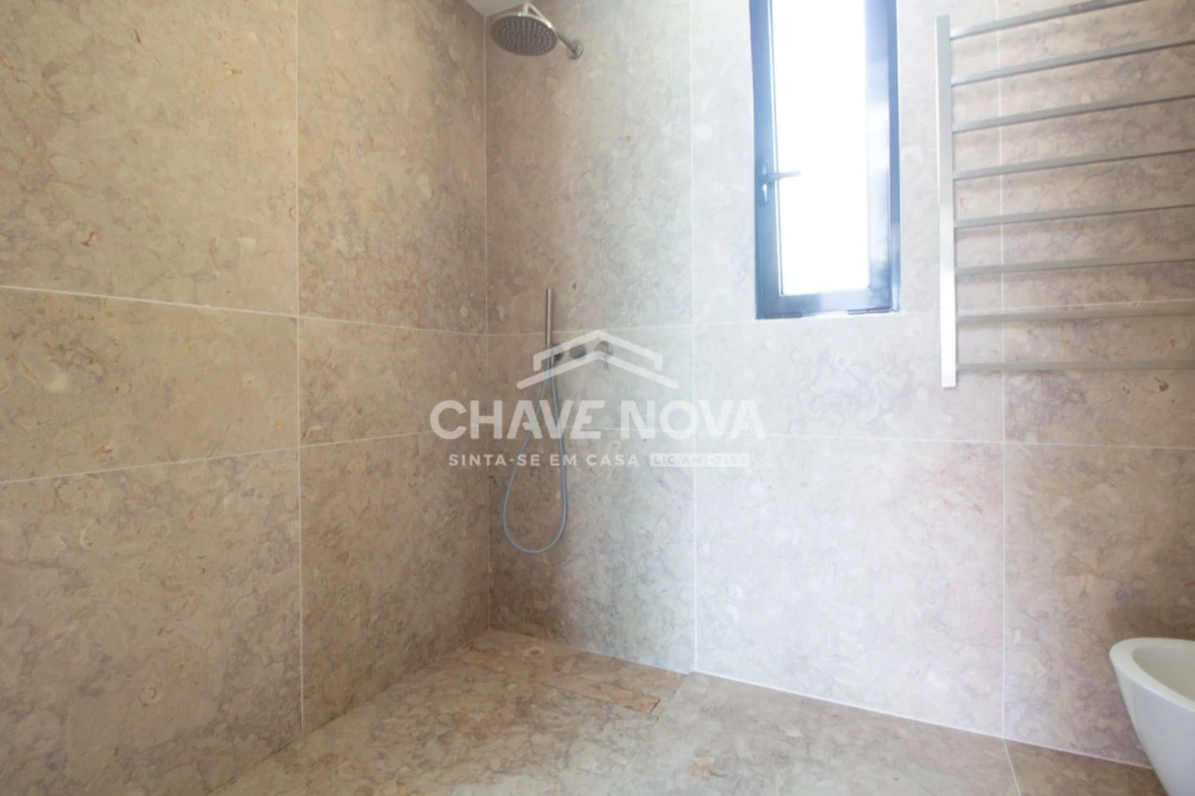 Apartamento T2 para Venda em Arcozelo Foto 14