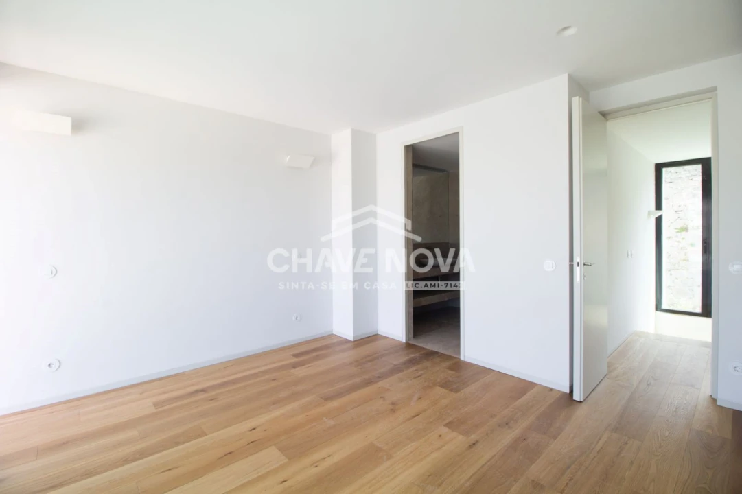 Apartamento T2 para Venda em Arcozelo Foto 16