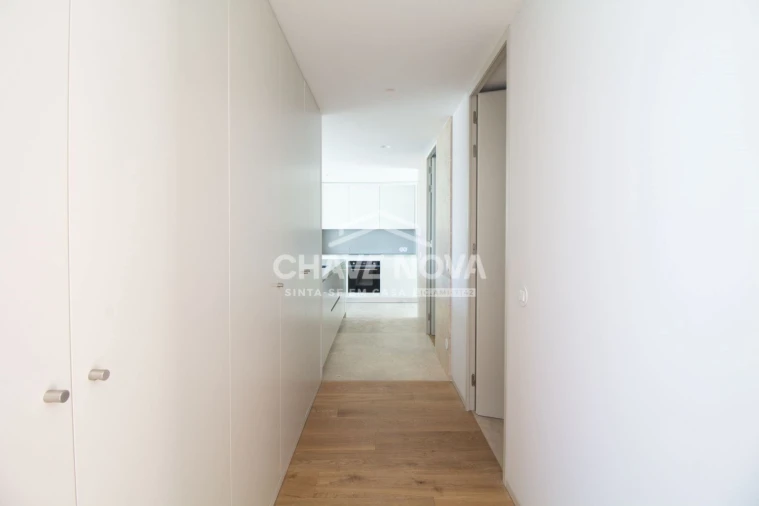 Apartamento T2 para Venda em Arcozelo Foto 8