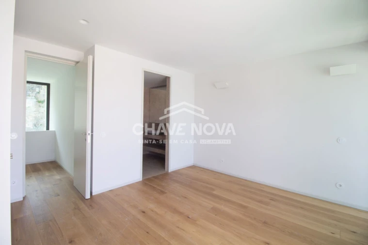 Apartamento T2 para Venda em Arcozelo Foto 11