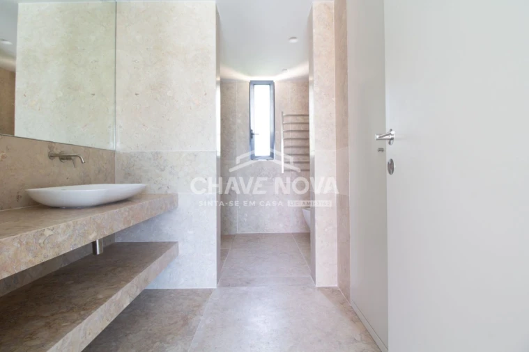 Apartamento T2 para Venda em Arcozelo Foto 13