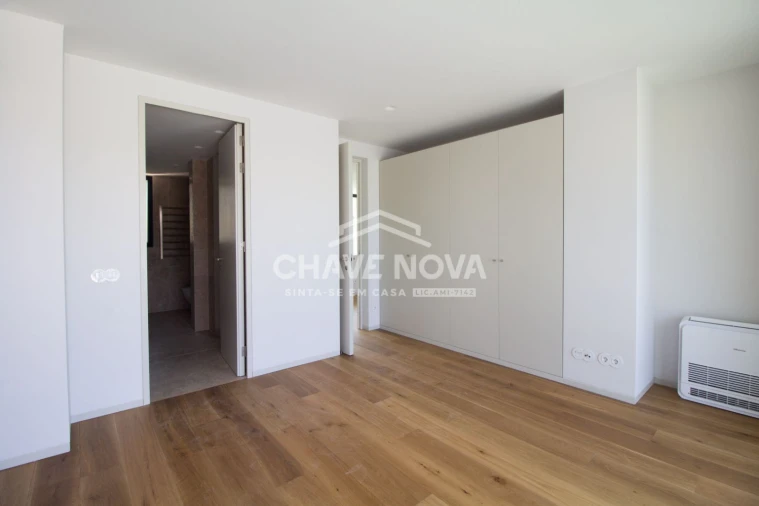 Apartamento T2 para Venda em Arcozelo Foto 17