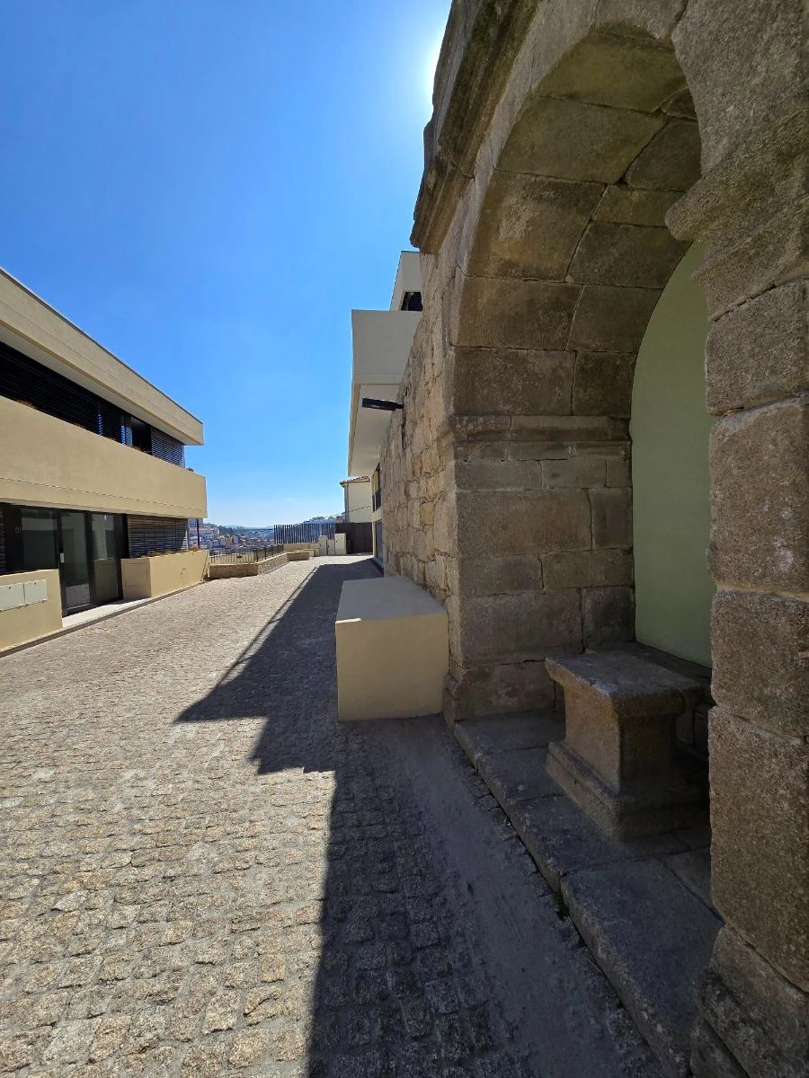 Apartamento T2 para Venda em Arcozelo Foto 23