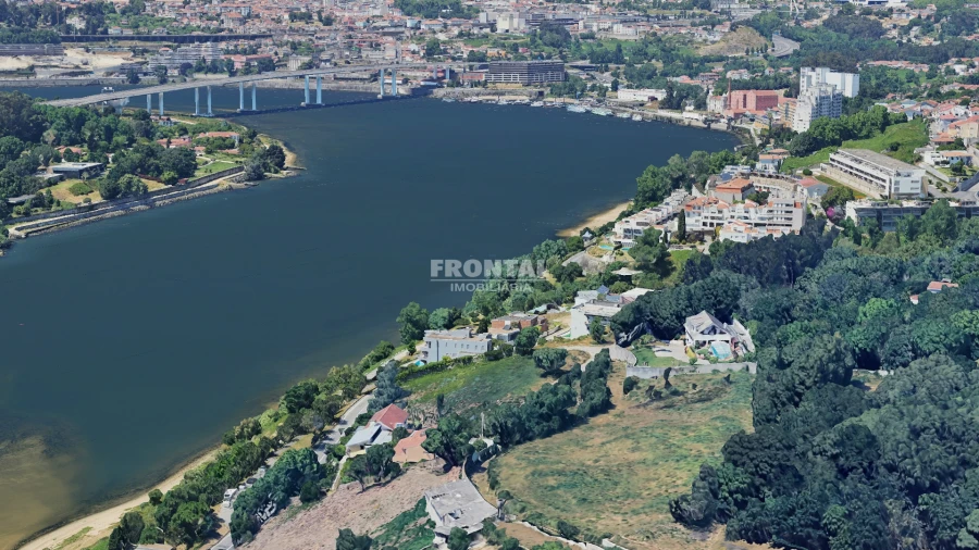 Terreno para Venda em Gondomar (São Cosme), Valbom e Jovim