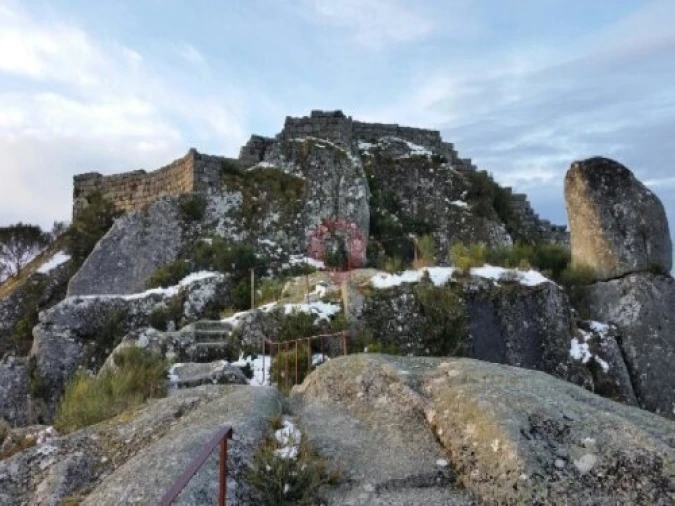 Moradia T4 para Venda em Castro Laboreiro e Lamas de Mouro Foto 12