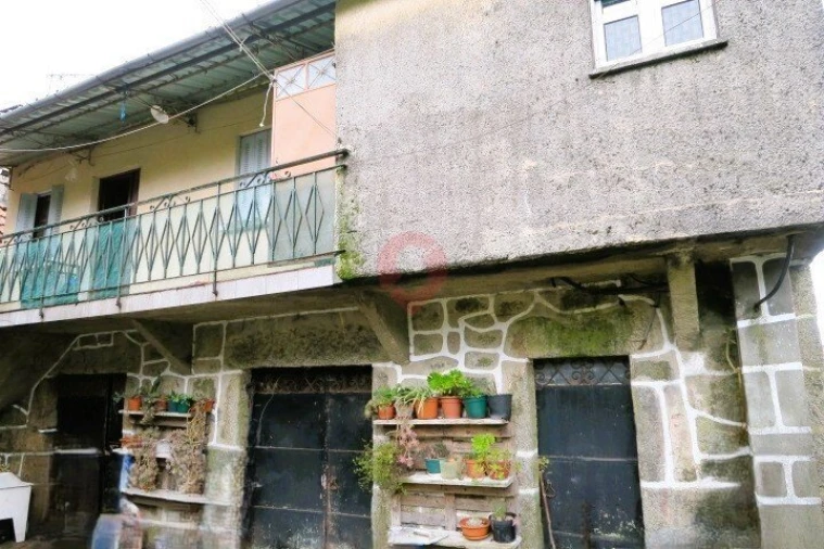 Moradia T4 para Venda em Castro Laboreiro e Lamas de Mouro Foto 3