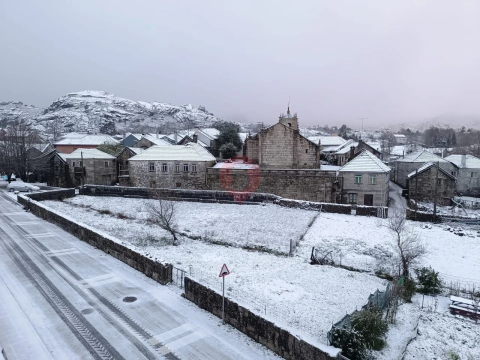 Moradia T4 para Venda em Castro Laboreiro e Lamas de Mouro Foto 10