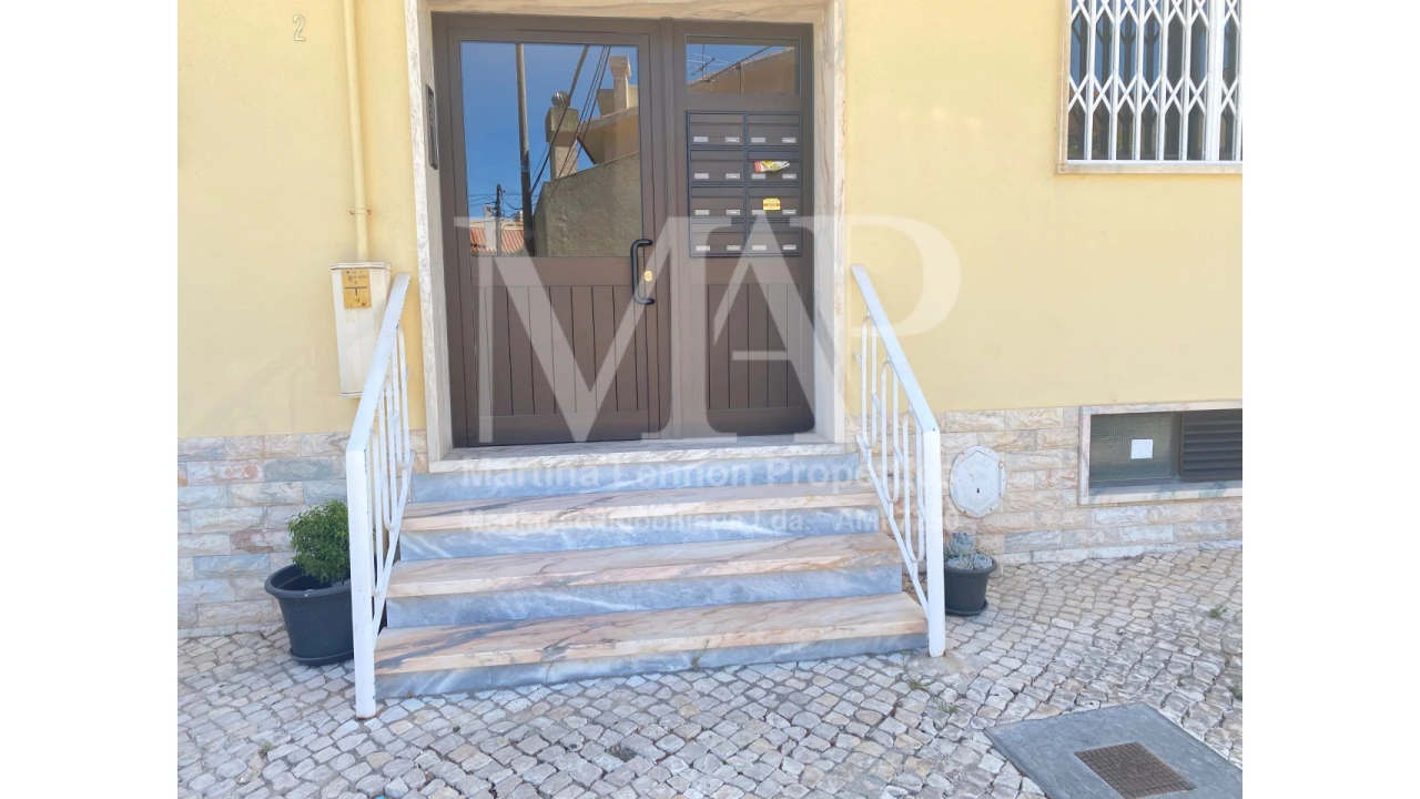 Apartamento T2 para Venda em Alcabideche Foto 3