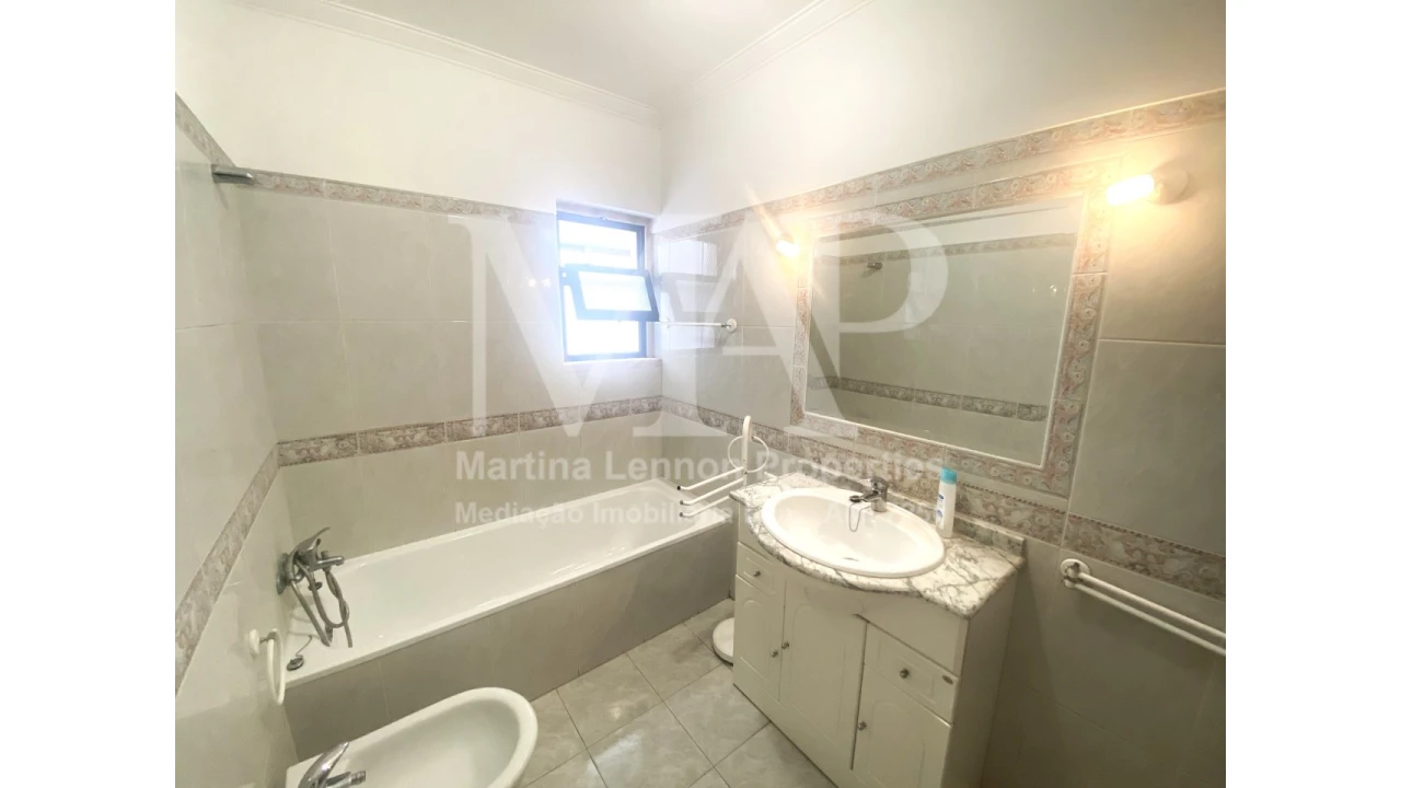 Apartamento T2 para Venda em Alcabideche Foto 14
