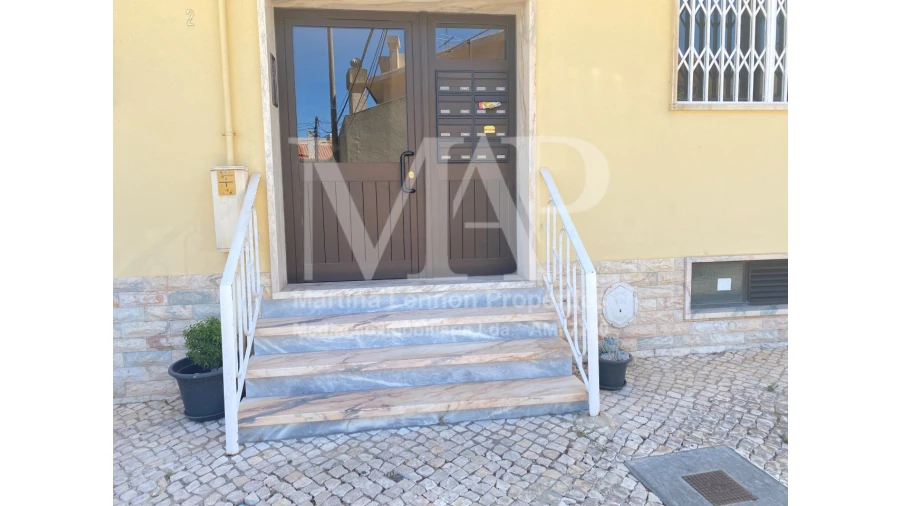 Apartamento T2 para Venda em Alcabideche Foto 3
