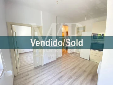 Apartamento T1 para Venda em Oeiras e São Julião da Barra, Paço de Arcos e Caxias