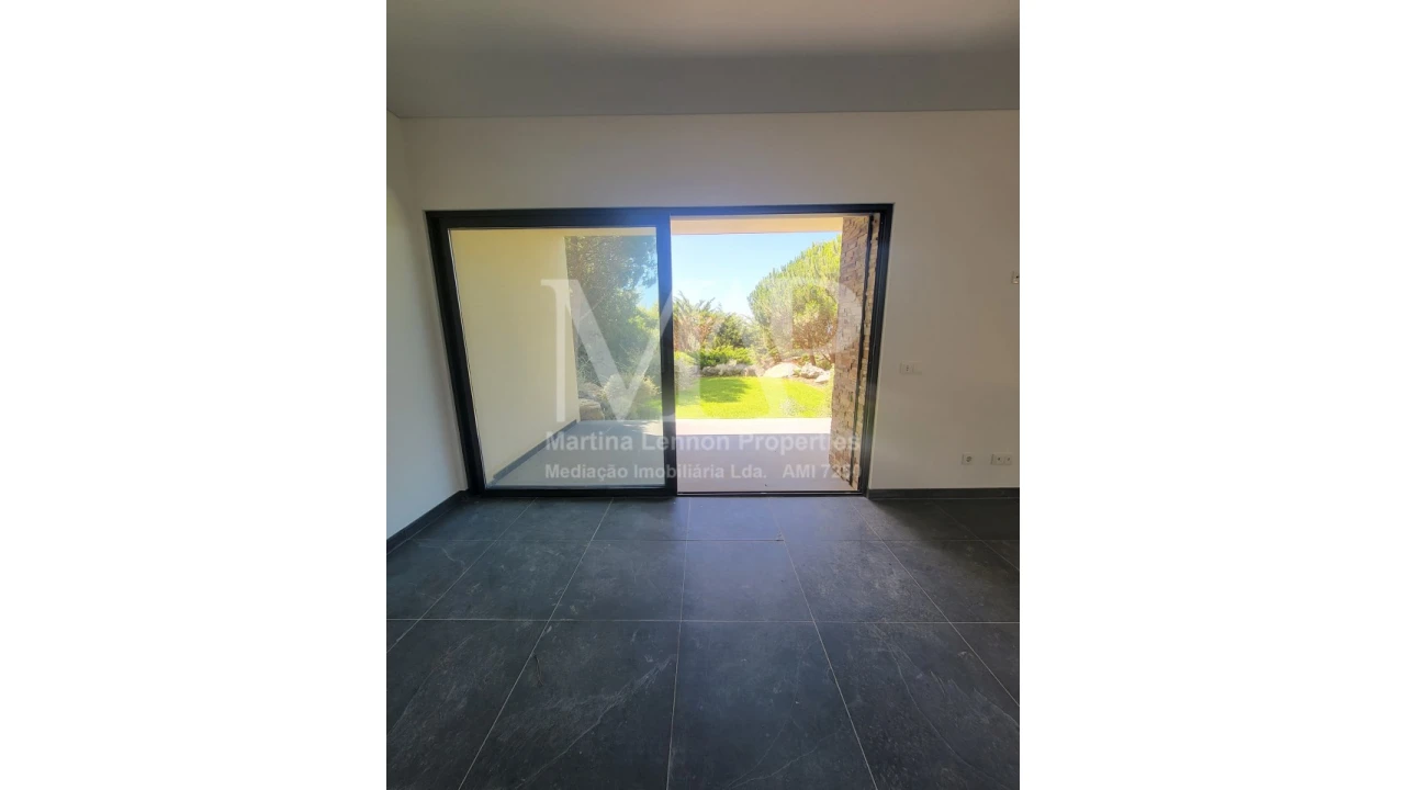 Moradia T4 para Venda em Alcabideche Foto 30
