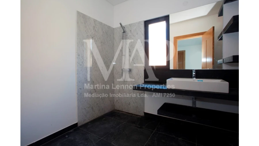 Moradia T4 para Venda em Alcabideche Foto 11