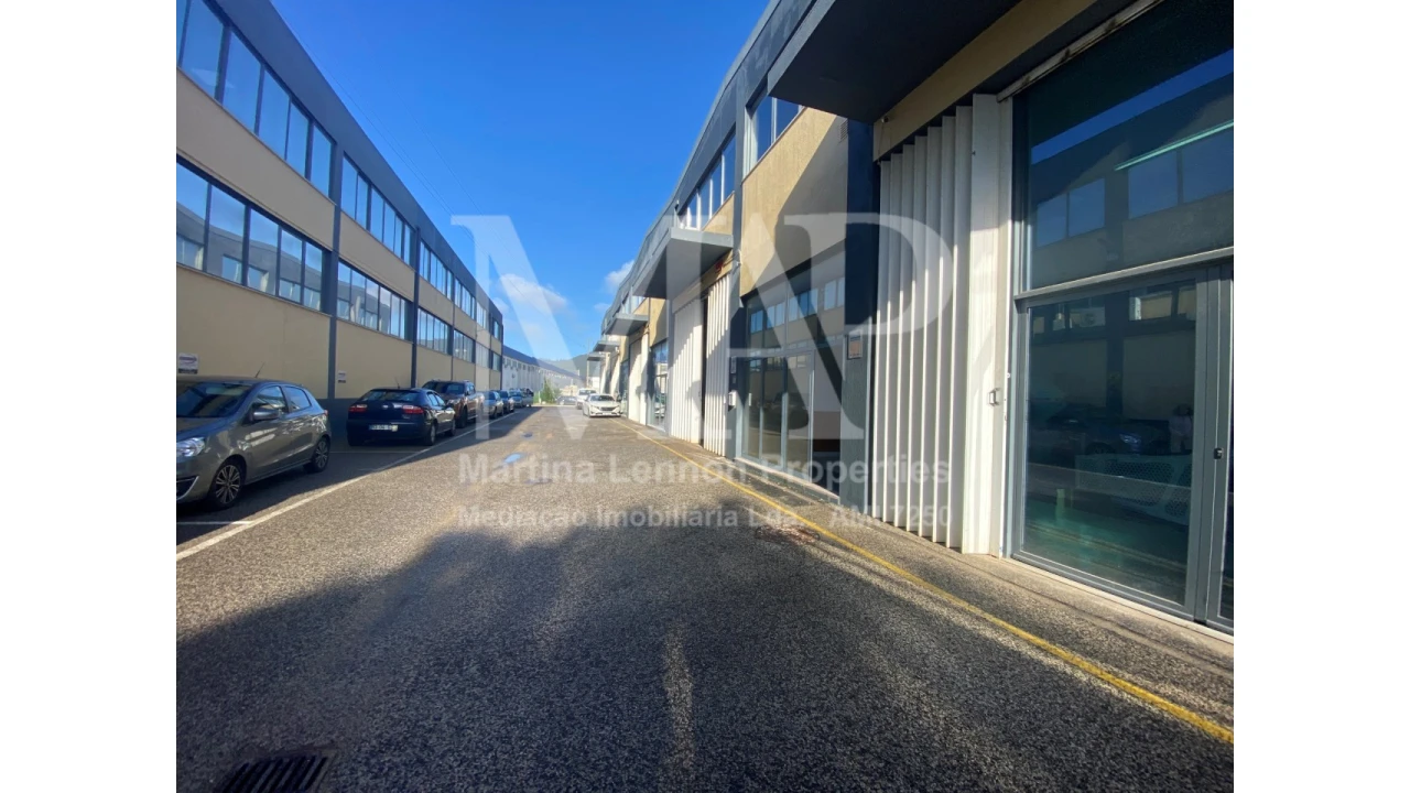 Armazém para Arrendamento em Santa Maria e São Miguel, São Martinho, São Pedro Penaferrim Foto 2