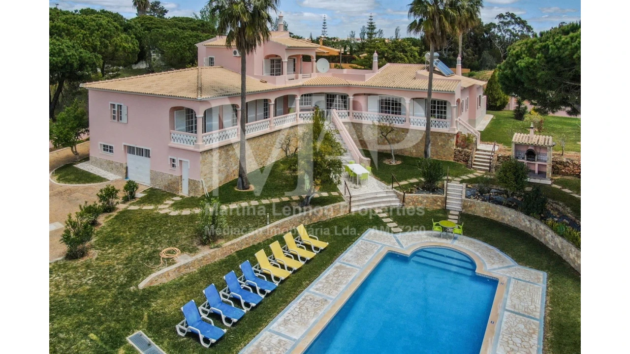 Moradia T4 para Venda em Albufeira e Olhos de Água Foto 5