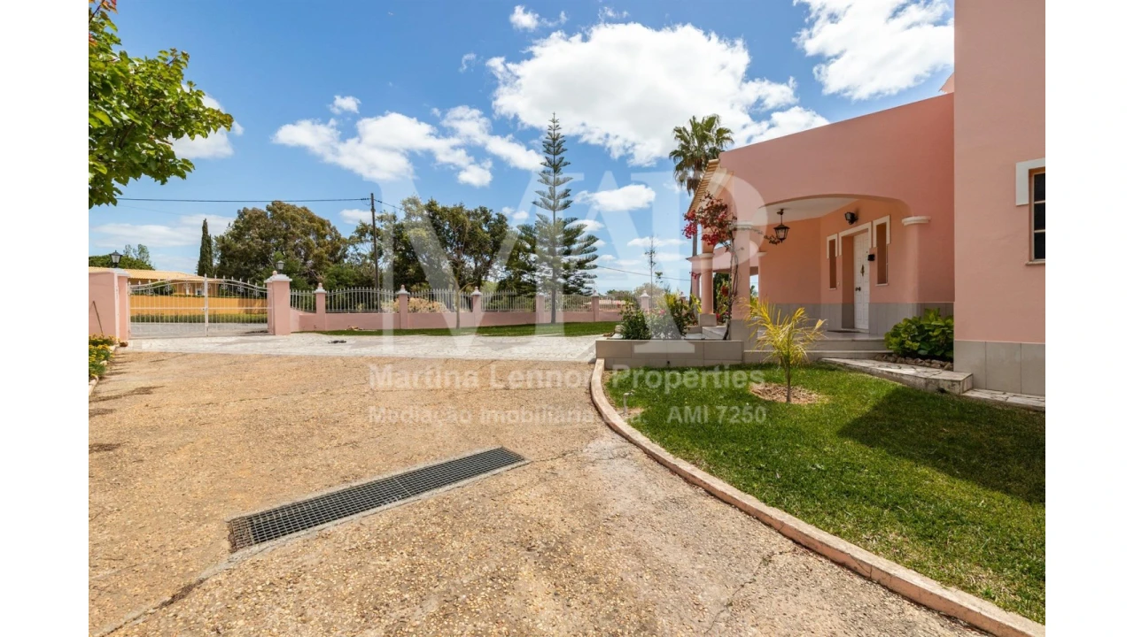 Moradia T4 para Venda em Albufeira e Olhos de Água Foto 6