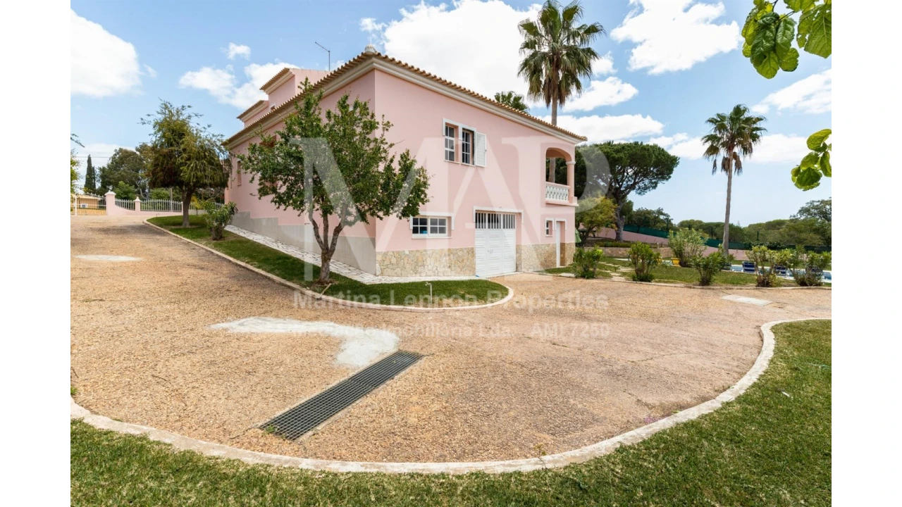 Moradia T4 para Venda em Albufeira e Olhos de Água Foto 7