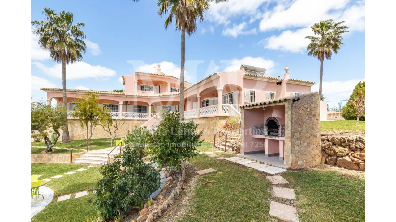 Moradia T4 para Venda em Albufeira e Olhos de Água Foto 9