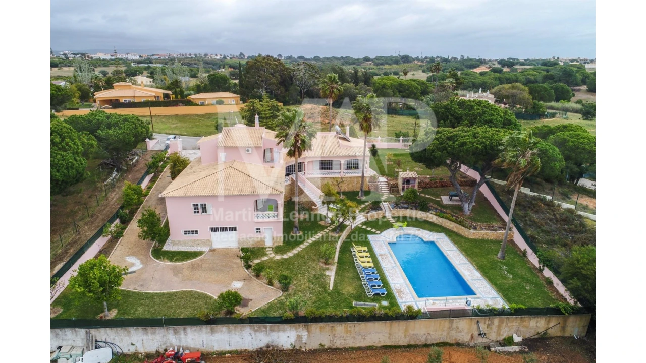 Moradia T4 para Venda em Albufeira e Olhos de Água Foto 26