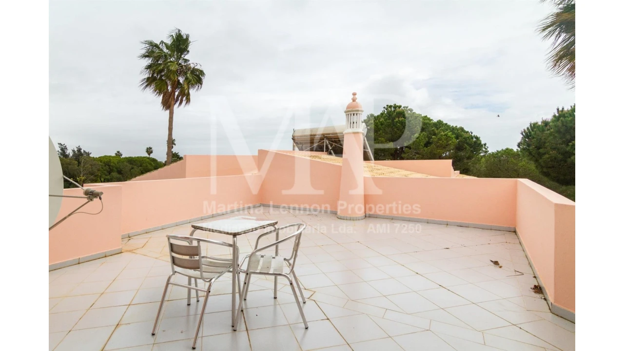 Moradia T4 para Venda em Albufeira e Olhos de Água Foto 27