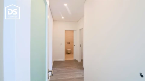 Apartamento T3 para Venda em Currelos, Papízios e Sobral