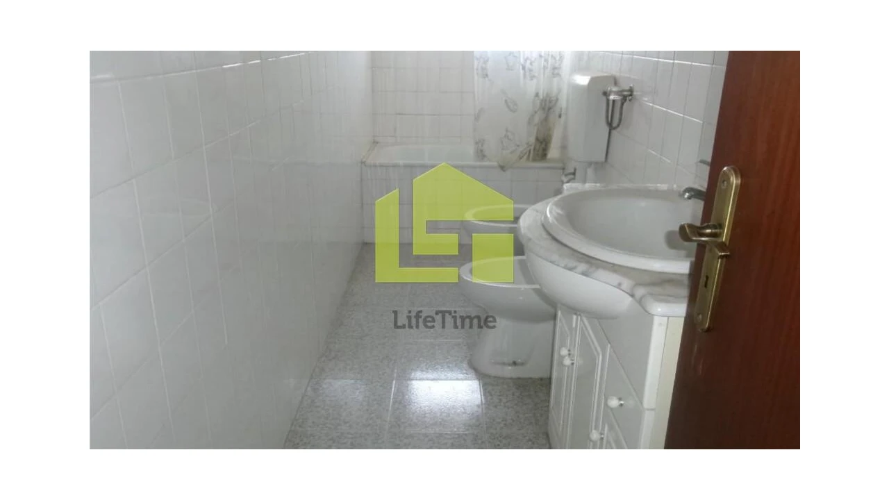 Moradia T5 para Venda em Travancinha Foto 24