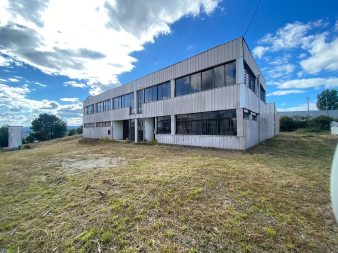 Armazém para Venda em Fermentões