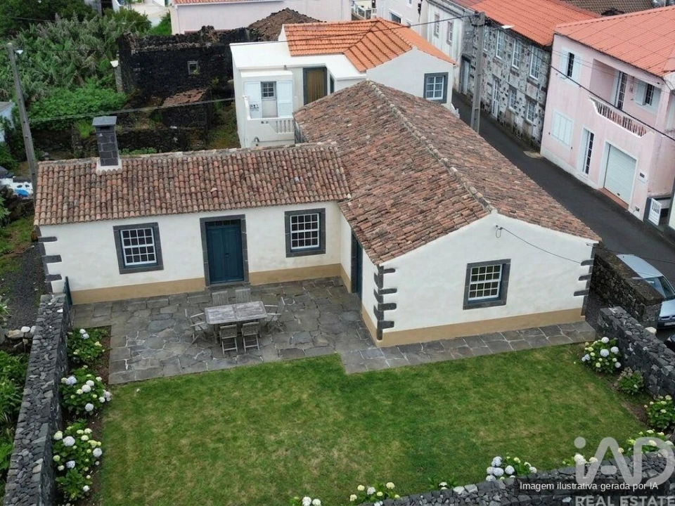 Moradia T3 para Venda em Ribeiras Foto 3