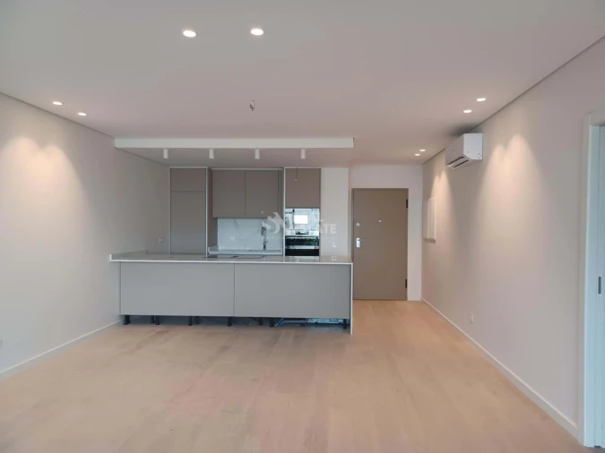 Apartamento T2 para Venda em São Martinho Foto 5