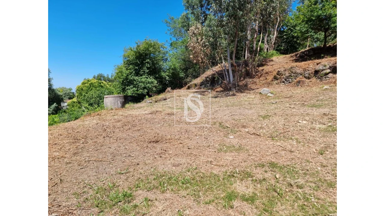 Terreno para Venda em Anissó e Soutelo Foto 3