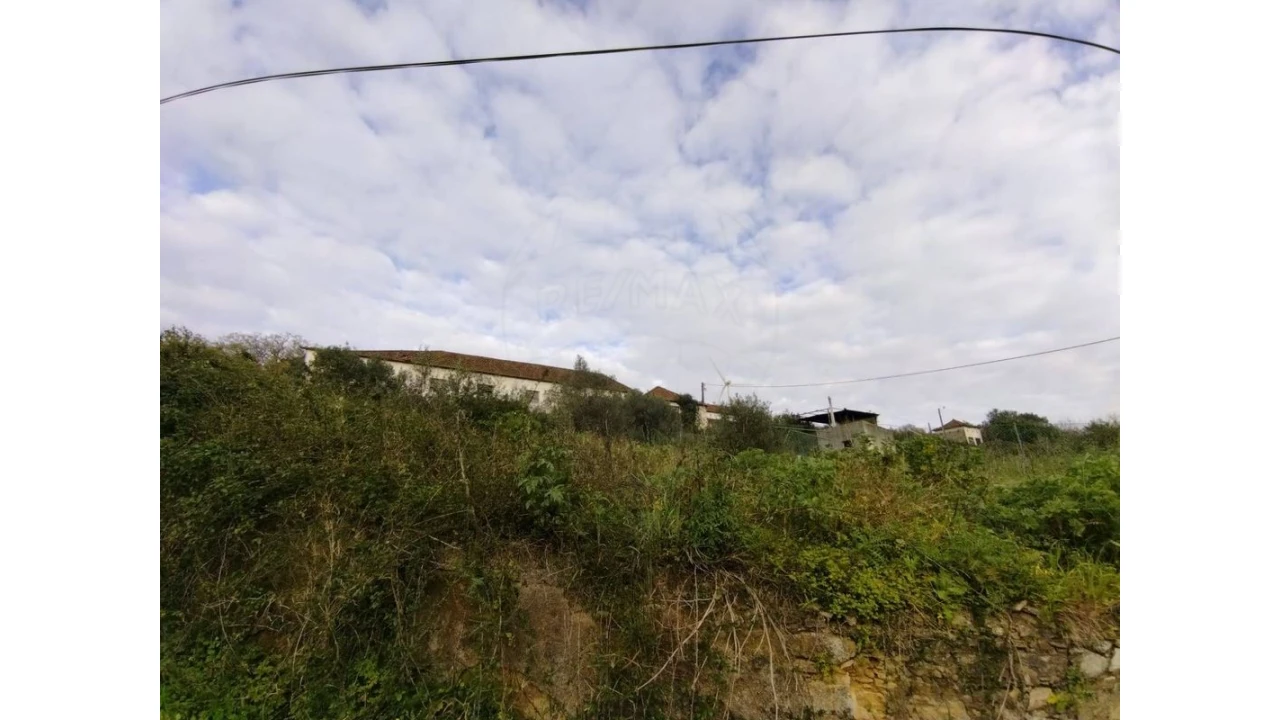 Terreno para Venda em Lousa Foto 2