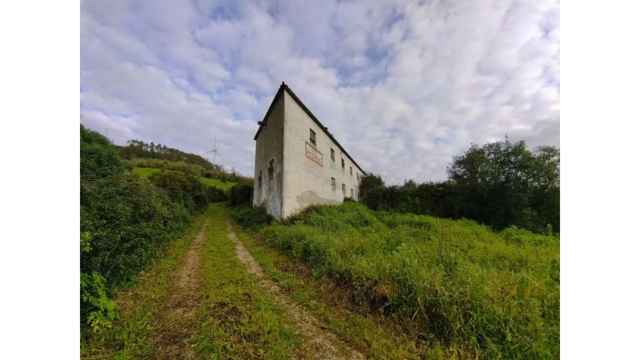 Terreno para Venda em Lousa Foto 3