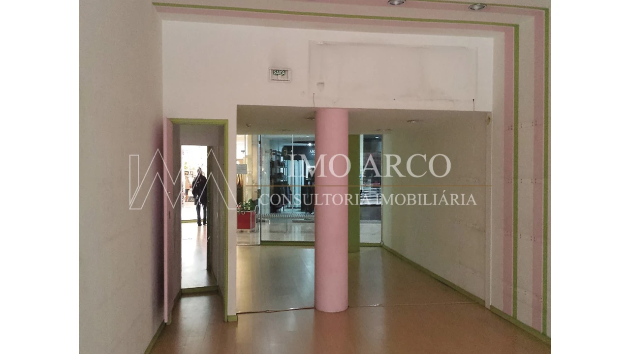 Loja para Venda em Oliveira, São Paio e São Sebastião Foto 3