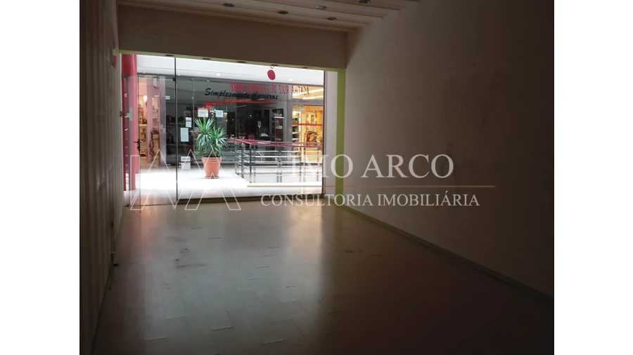 Loja para Venda em Oliveira, São Paio e São Sebastião Foto 4